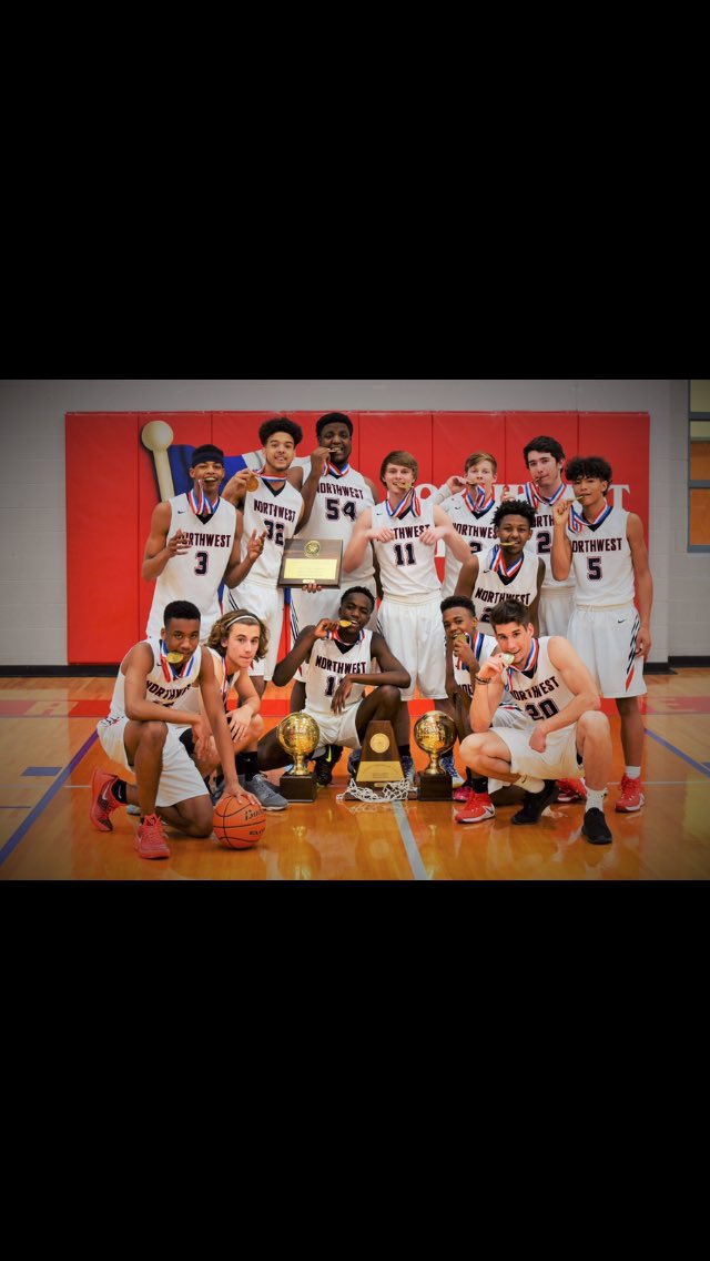JkendallK's tweet photo. Best season of my life with these dude😤 love y'all 💕 https://t.co/UoDemZFzfF
