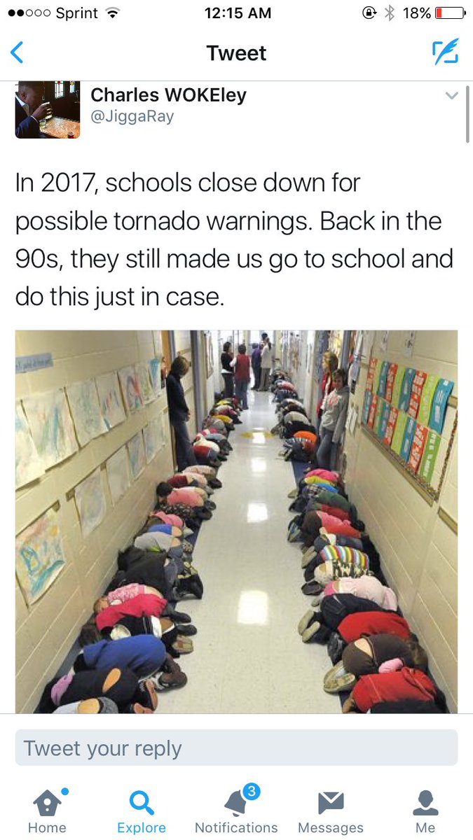 yoo_swavey's tweet image. Twitter Gotta Chill 😩😂😂