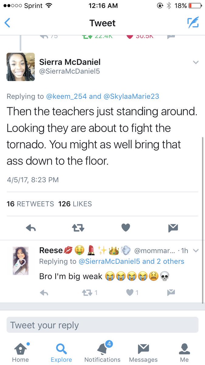 yoo_swavey's tweet image. Twitter Gotta Chill 😩😂😂