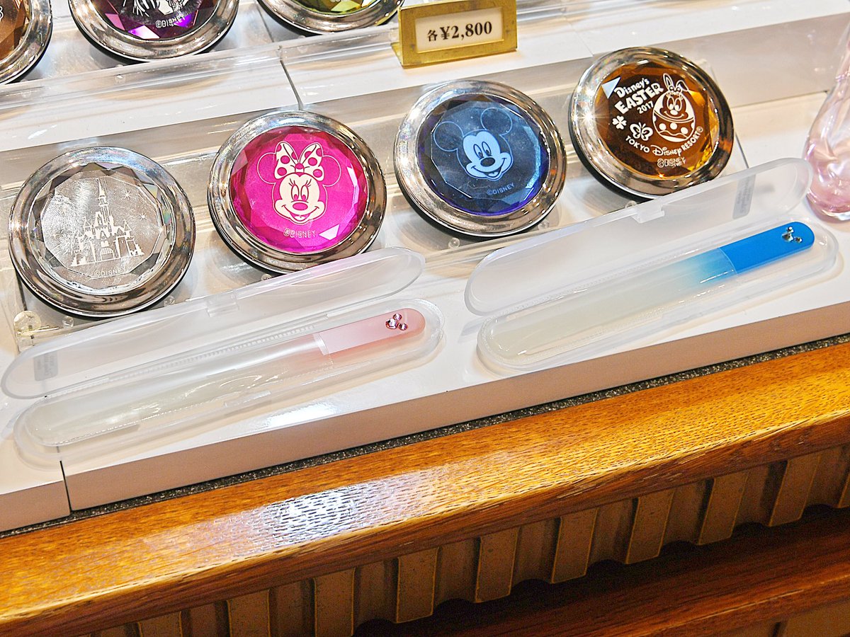 Mezzomikiのディズニーブログ ガラスの靴 などで シンプルかわいいミッキーデザインのネイルファイル 爪やすり 本日新発売 価格900円 名前なども 380円で入れてもらえます T Co Ys76mknelu