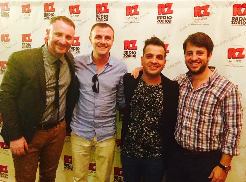 SinvueltasRZ's tweet photo. Gran apertura de programación @RADIOZONICA y @larzradio 👏🏻👏🏻

Gracias @maxilequi y @jonatanesteban 

@SinvueltasRZ https://t.co/SLJOz0Vim3