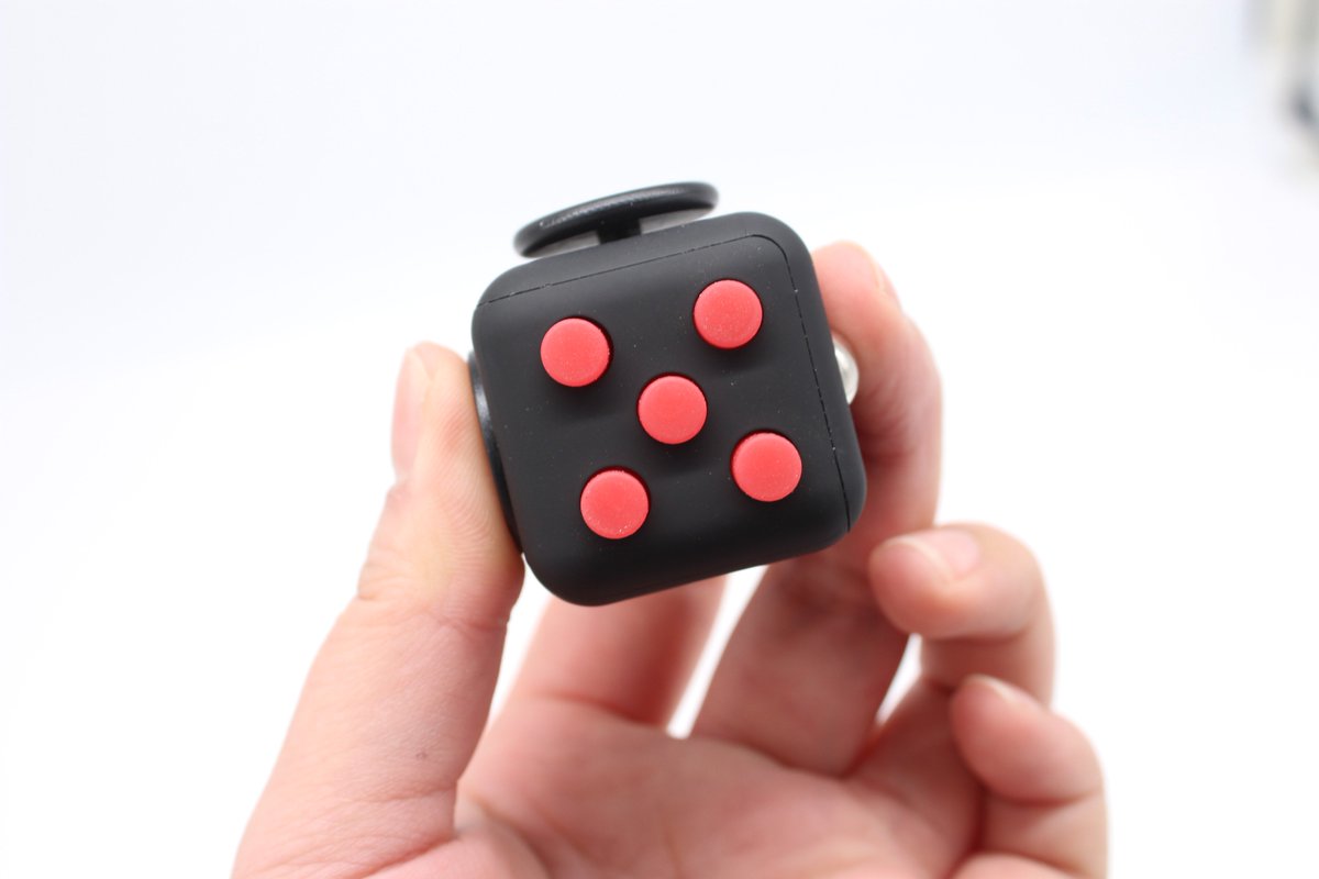 HandSpinners's tweet photo. Red Black Cube Sale 😍
Buy it Here: https://t.co/RQkhyMImQO

#trispinner #handspinner #figitcube #spinner #cheap #new #products #trend #sale https://t.co/PGwXbkcqf1