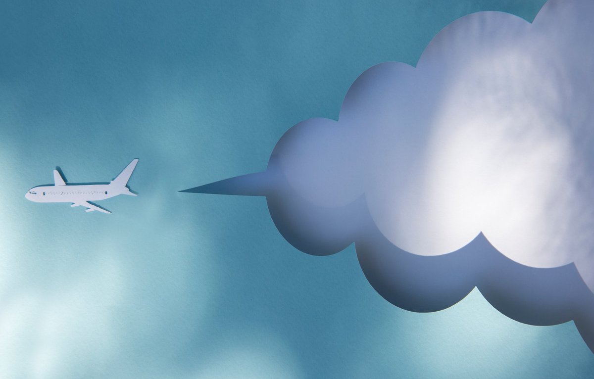 Report says @SouthwestAir dominates pulling in the majority of website traffic but @americanairlnes is catching up http://bit.ly/2p2TIRd