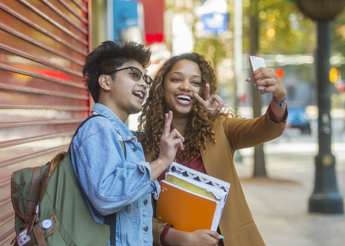 GeorgiaStateU's tweet photo. Spend a lot of time scrolling through IG? Our student blogger rounds up the top #GSU student accounts, here: https://t.co/XFA6dupq1u https://t.co/zzjWsPyMRf