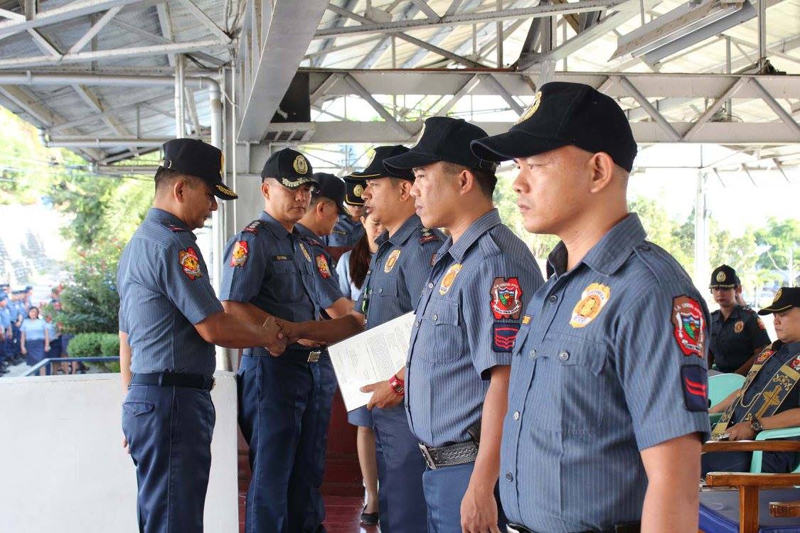 pnppro1's tweet photo. @OtdiponlPNP @pnpdpcr March 27, Awarding of Medals to deserving PNP personnel of La Union during the Monday Flag Raising Ceremony https://t.co/pelCAFAA5m