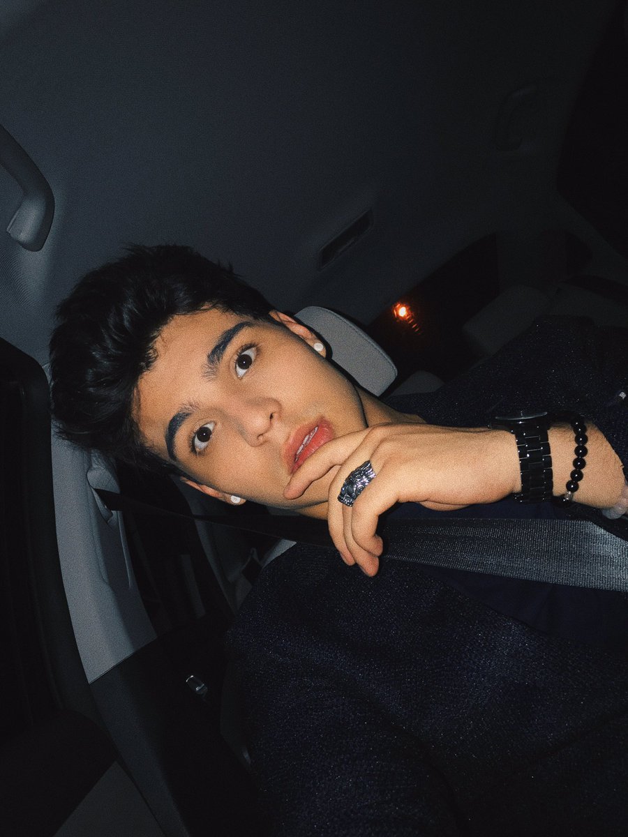 villalobossebas's tweet photo. On my way @GQMexico ⚡️ https://t.co/PU0gn7NnIK