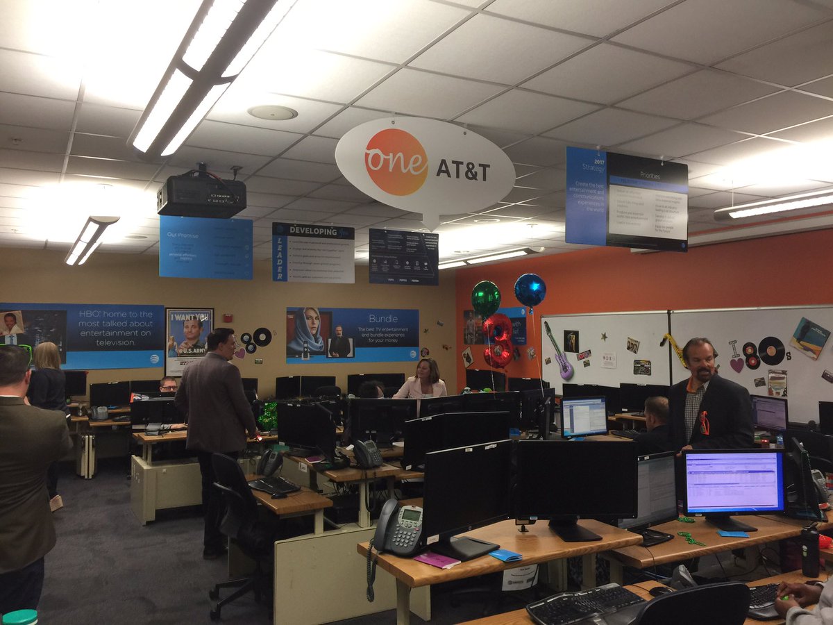 Great 80's theme by our chat team in Tulsa! <a href="/socialbilllee/">Bill Lee</a> <a href="/Hylandr_ATT/">Ron Hyland</a> <a href="/joe_farrell21/">Joe Farrell</a> <a href="/LeAnnPriebe/">LeAnn Priebe</a> <a href="/Dana_Pool/">Dana</a> <a href="/kellyflagg/">Kelly Flagg</a>