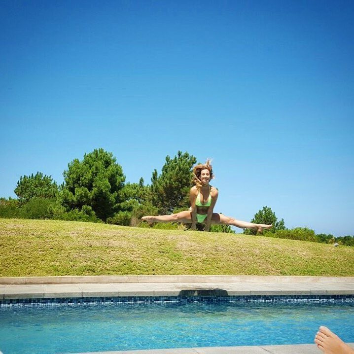 estefiberardi's tweet image. Uno siempre vuelve a sus raíces 🎶💃❤️ #Spagat #Ballet