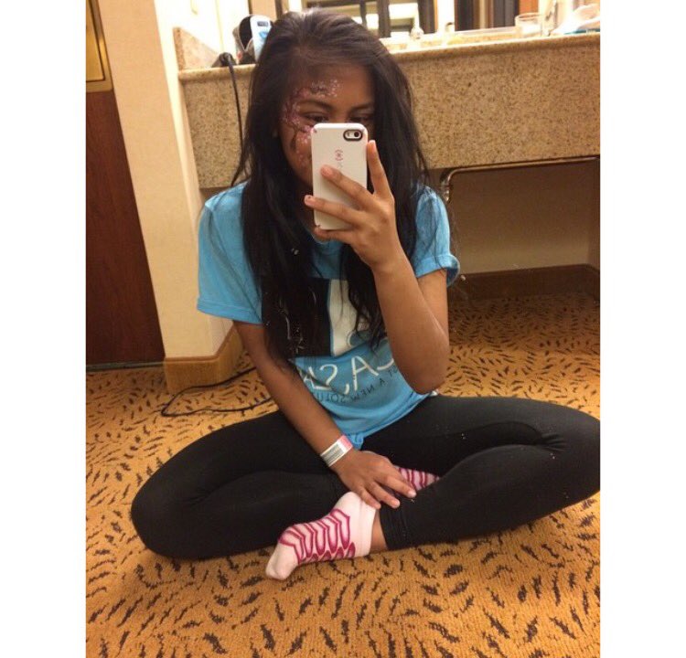 jeheecaa's tweet photo. Freshman year VS junior year yikes lol #casl2017 https://t.co/1jRB9rhMCc
