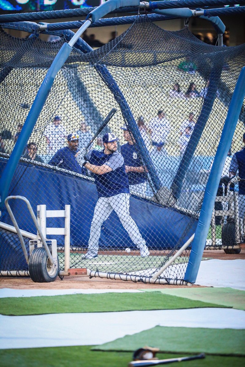 Padres's tweet image. Cuts in the cage 💪🏼