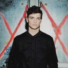 xalliconsx's tweet photo. icons Martin Garrix
c si usas o guardas
-Fiore🌸 https://t.co/GGUYPj72PB