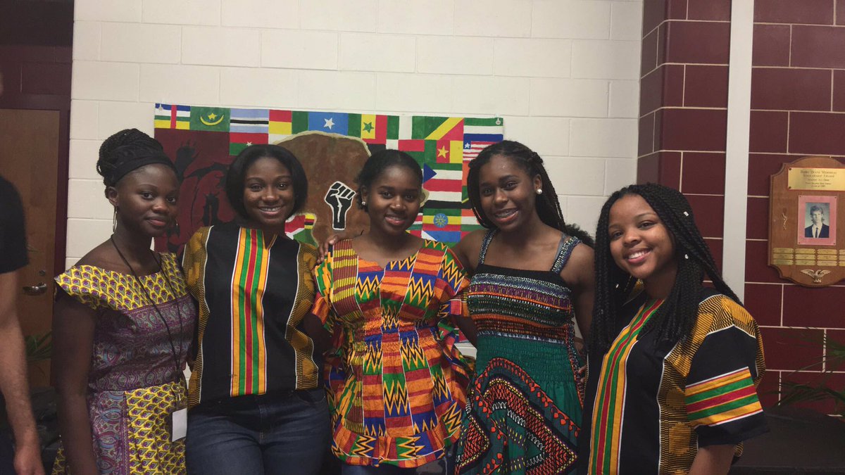 pbhs2018's tweet photo. 2018 at UNITY 🌎 Reppin their culture! https://t.co/HuwLpSob9M