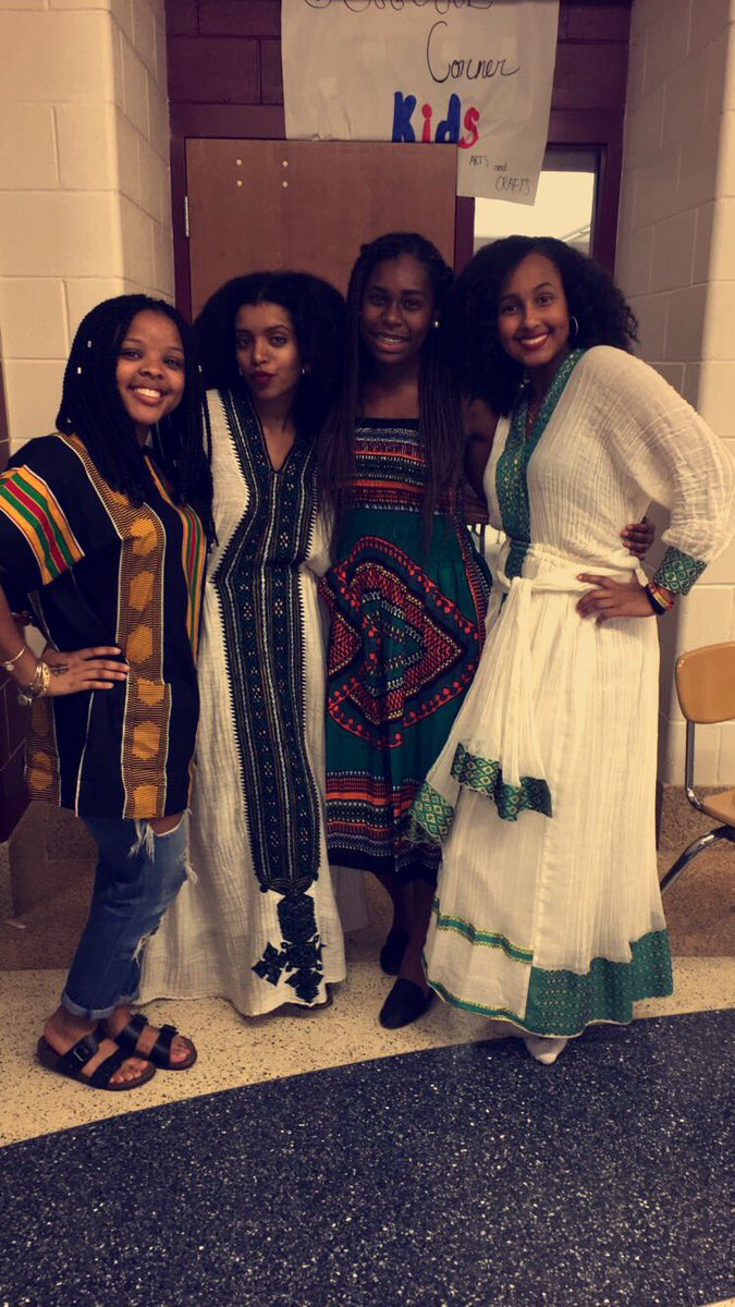 pbhs2018's tweet photo. 2018 at UNITY 🌎 Reppin their culture! https://t.co/HuwLpSob9M