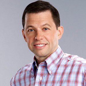 aLexMVP26's tweet photo. Hoy en #Parecidoslamentables Brad Stevens y Jon Cryer (Alan en 2 hombres y medio) #dormiresdecobardes https://t.co/NMyR3Y9cV5