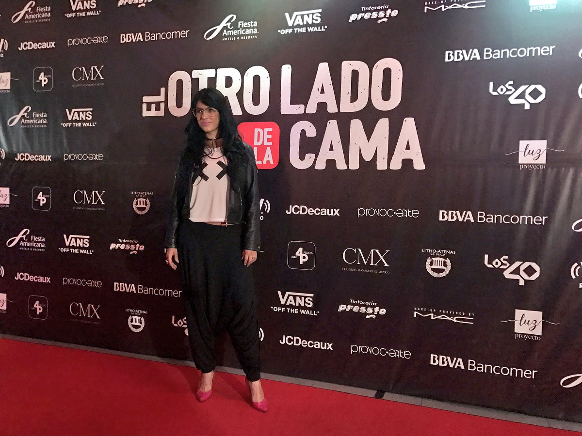 Fase_7's tweet photo. En Red Carpet @ElOtroLadoMex, @LIZGALLARDO1 https://t.co/yikTjAEouy