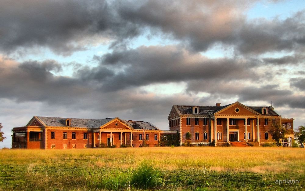 pb39nholding's tweet photo. #WoodmanCircleHome episode(s) of @ExpeditionTexas on @AddoZones #SpookyOldPlace #TexasHistory @ShermanTexas https://t.co/BYq2hhW6sB https://t.co/YUbjFdH1vu