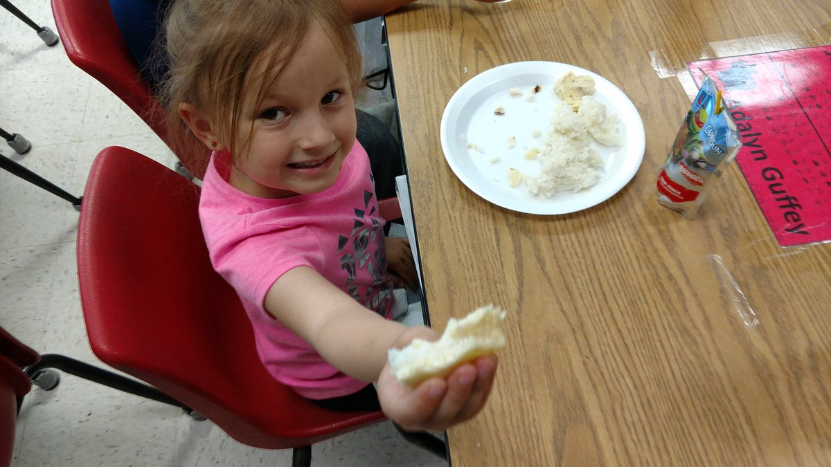 AgnerMatthew's tweet image. Our class is researching dining etiquette in Asian countries.  The challenge for India was for us to only use our right hand to eat.