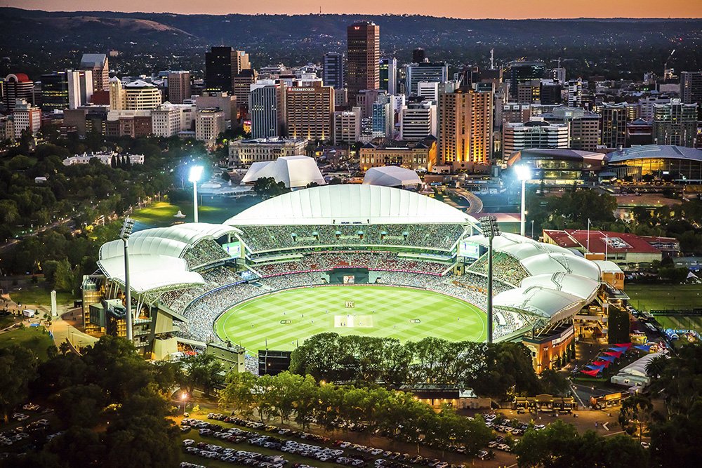southaustralia's tweet photo. #Adelaide looking sharp for @Adelaide_FC vs @PAFC match @TheAdelaideOval! https://t.co/UGTXjqYp0h Pic: Hiro Ishino 🏈 https://t.co/zTkYoPQjSH