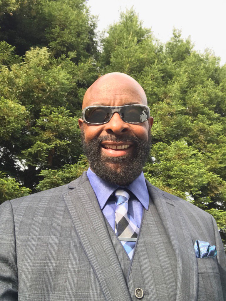 JerryRice's tweet photo. #Baller #BeingaPro https://t.co/Nkla0gn9QZ