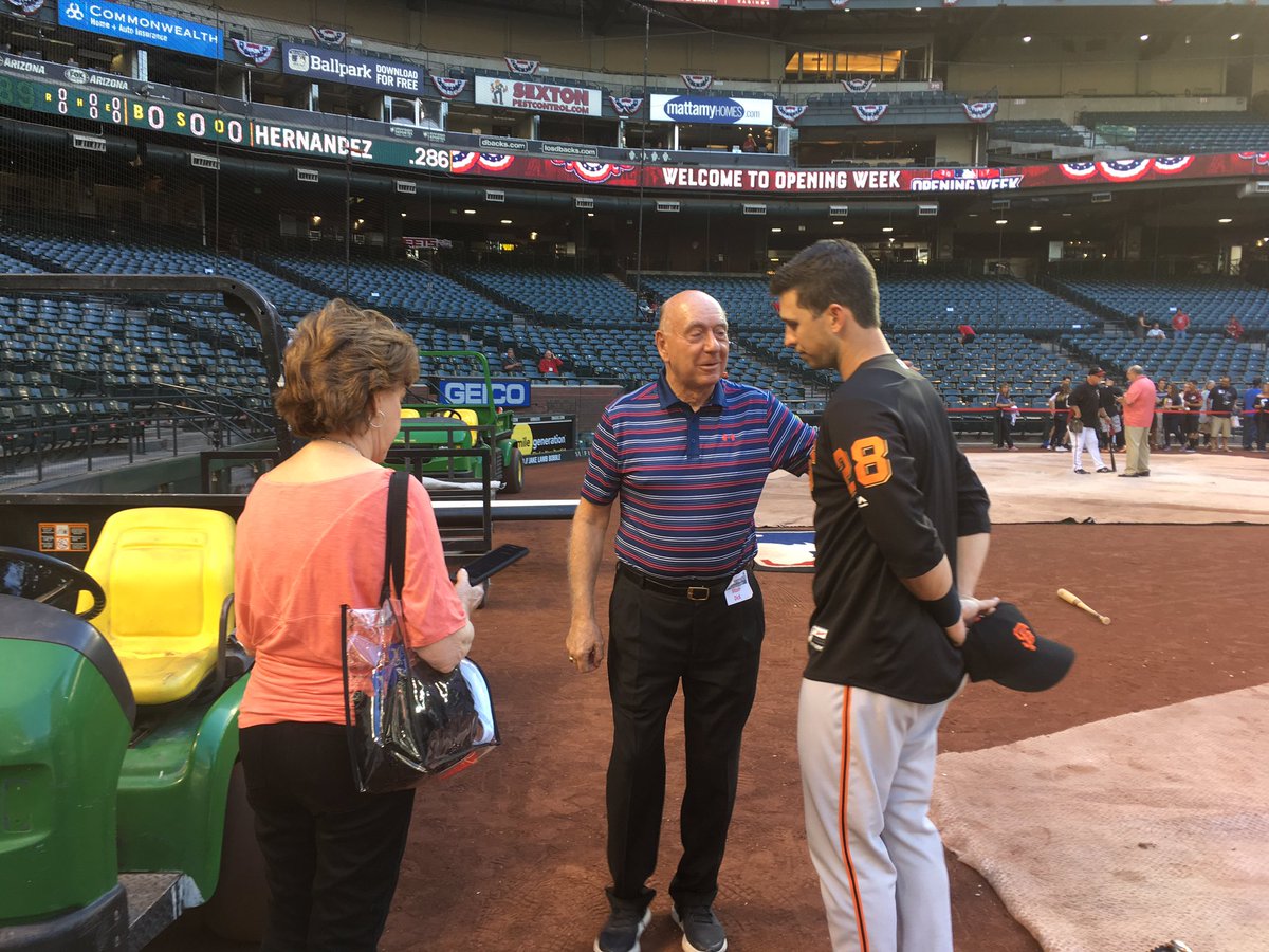 DavidKelly1290's tweet image. Legendary #ESPN college hoops analyst #DickVitale chats w/#Giants all-star catcher #BusterPosey before tonight's #Dbacks game in #Phoenix