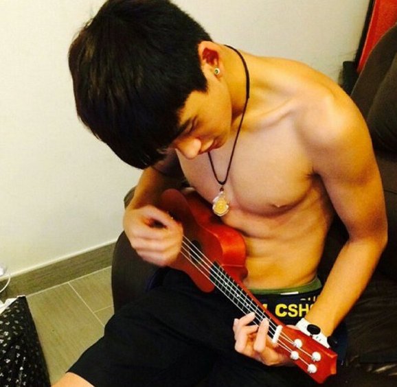 lucas pics ♡ on Twitter: "[PRE-DEBUT] abs 💪🏼💫 #SMROOKIES #LUCAS #NCT