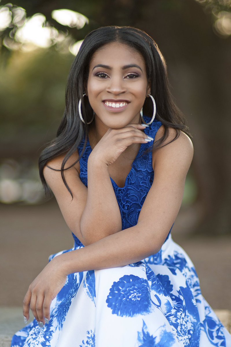 raiyasunshine84's tweet photo. On Wednesdays we post our official Miss Texas OT contestant photo so here it is 💁🏽💗👑 #KeepGrowingKeepGlowing #ShareTheSunshine #MissHOT 👑☀️ https://t.co/5Wp8iMxr8s