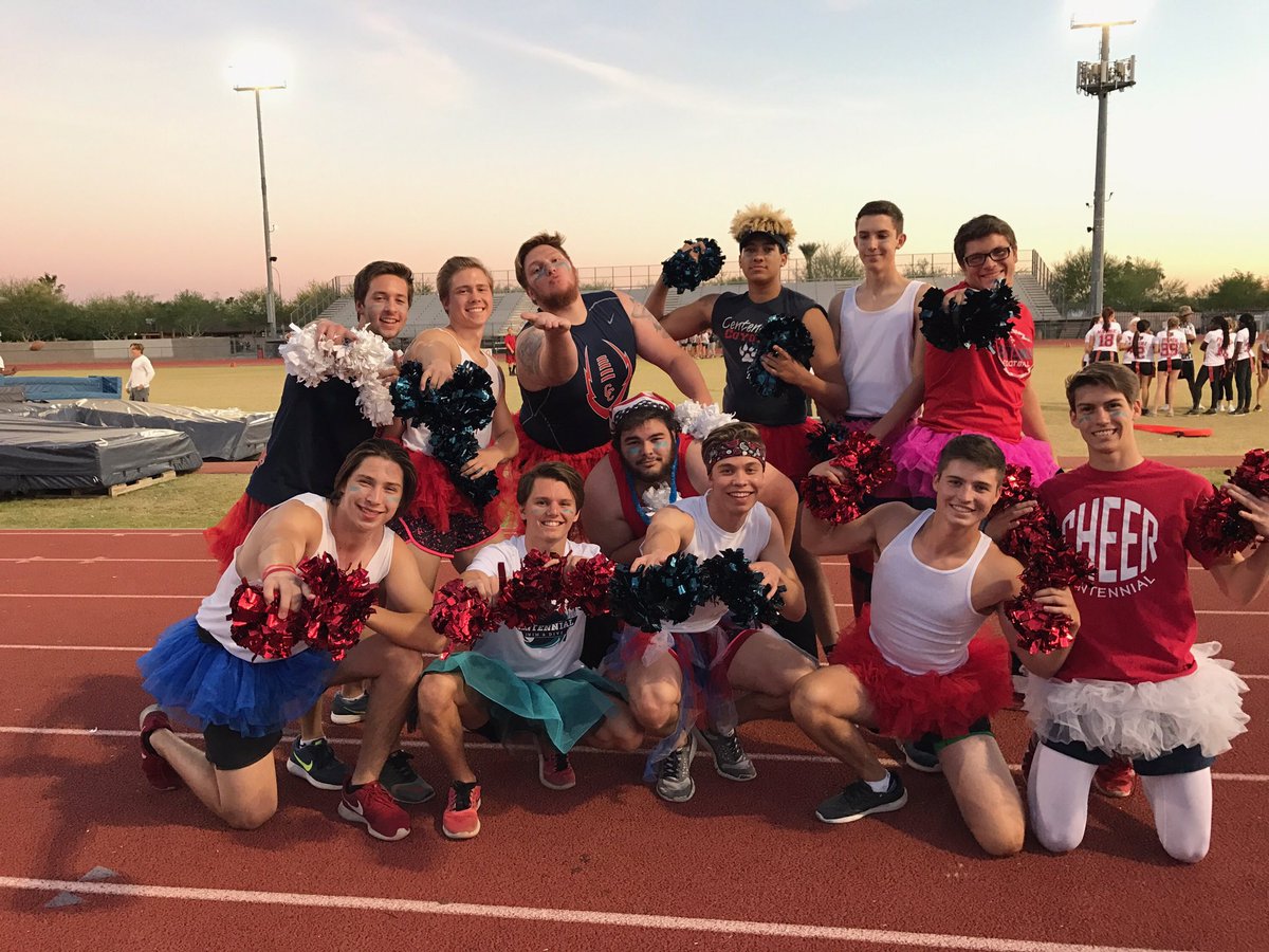 AdamWolfeEdD's tweet photo. @cehsstuco hosting Buff Puff. Great (WISH) week of service & charity. Thx Garrigan for all you do as advisor as well! @CeHSAZ #coyotepride https://t.co/d7rYiU2TO5