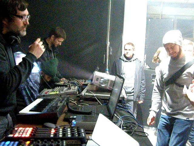 weightdead's tweet photo. ВХОΔ > ЦЕХ > antinomic
#rave #acid #techno #house #breakbeat #dnb #idm https://t.co/gSopUHUBxR
