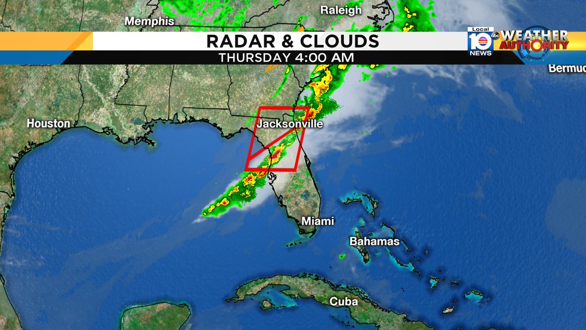 Severe weather is waking up our friends to the north this morning. This system is headed to SFLO, watch Local10. https://t.co/minE9Emxep