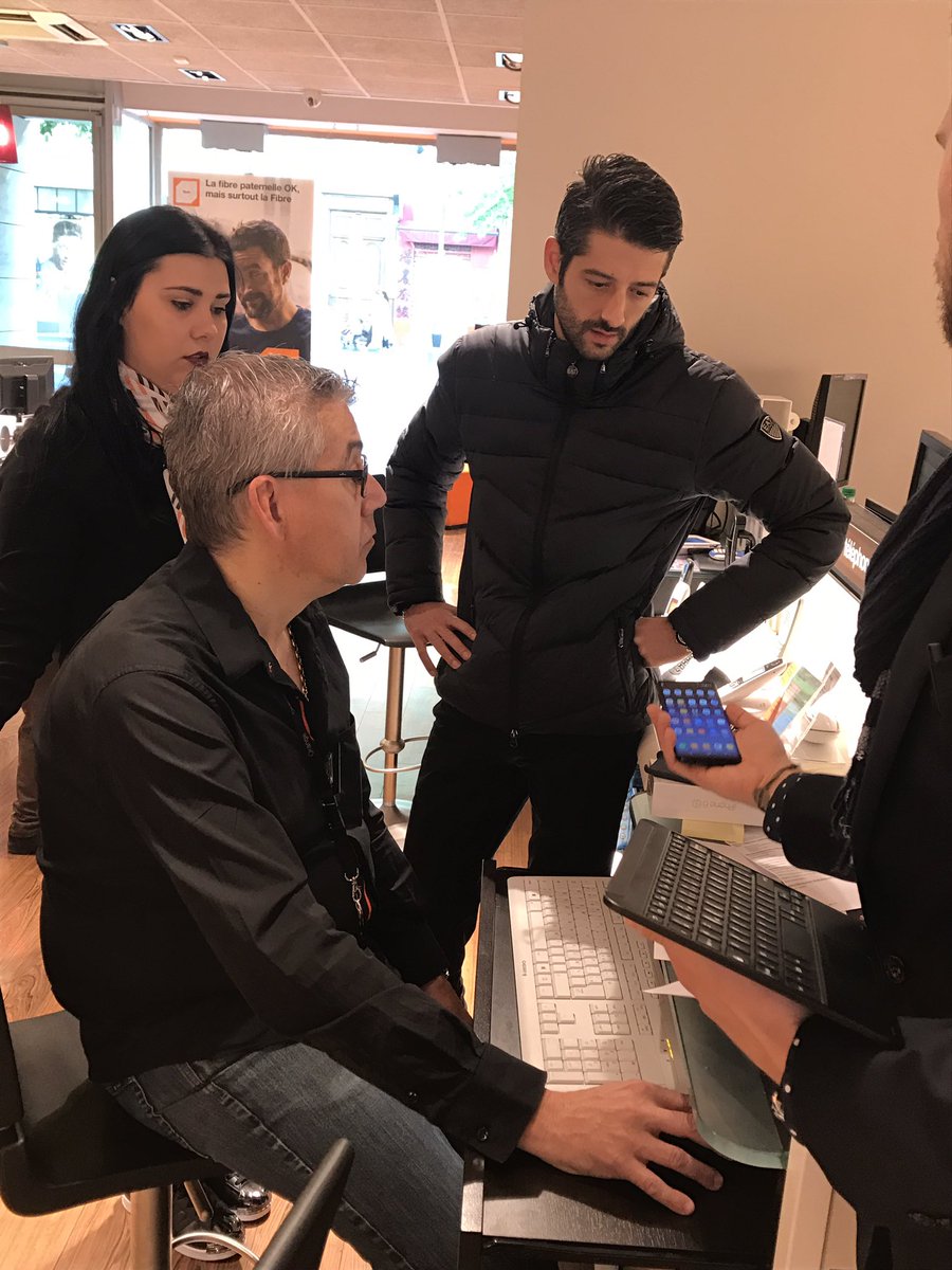 stefrizo2111's tweet photo. Présentation s8 merci yohan 😉😉@stephcesaroni @jenni_achilli @pairone1 @vpinsan @laeti_magenta @MinaMaaref https://t.co/WrSPkRvDA2