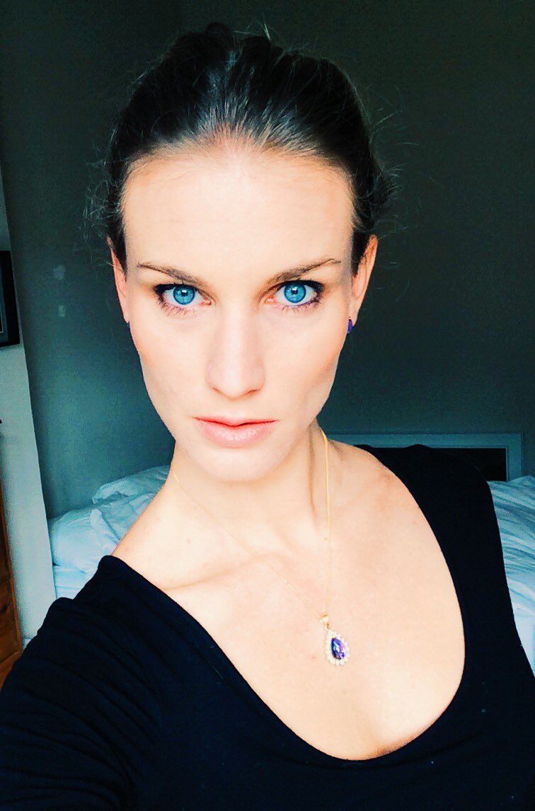 Off to last night's Diamant Classique event wearing this beautiful tanzanite pendant! 😍 Thanks @manleycom <a href="/first_diamonds/">First Diamonds</a>!