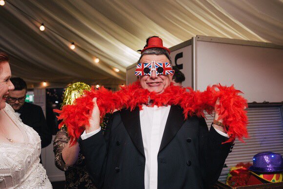 paulandtim's tweet photo. Wedding crazies. #photobooth #photobomb #ThursdayFunDay #weddingWednesday https://t.co/Ar07tPnQYa