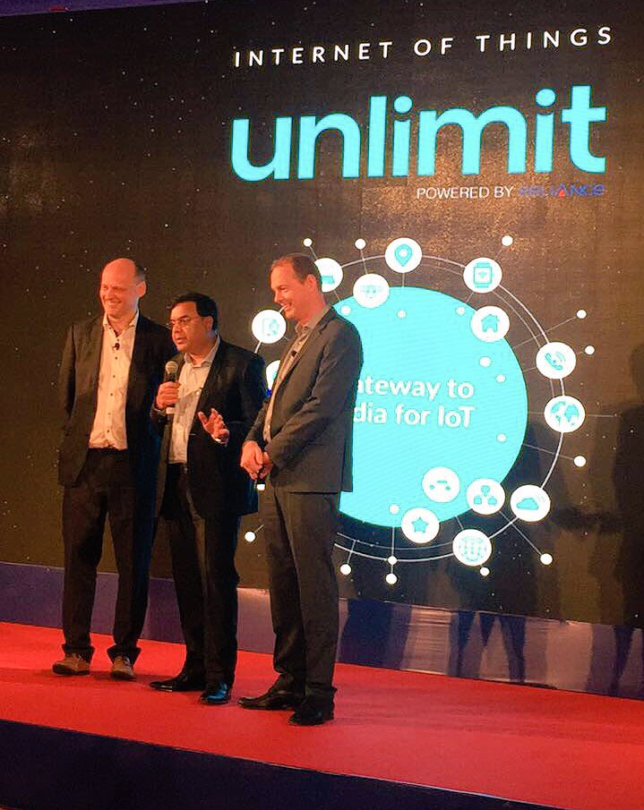 Jürgen Hase, Alok Srivastava &amp; @GrossBrend pose during the announcement of a strategic #partnership between Unlimit &amp; <a href="/Cumulocity/">Cumulocity</a>.