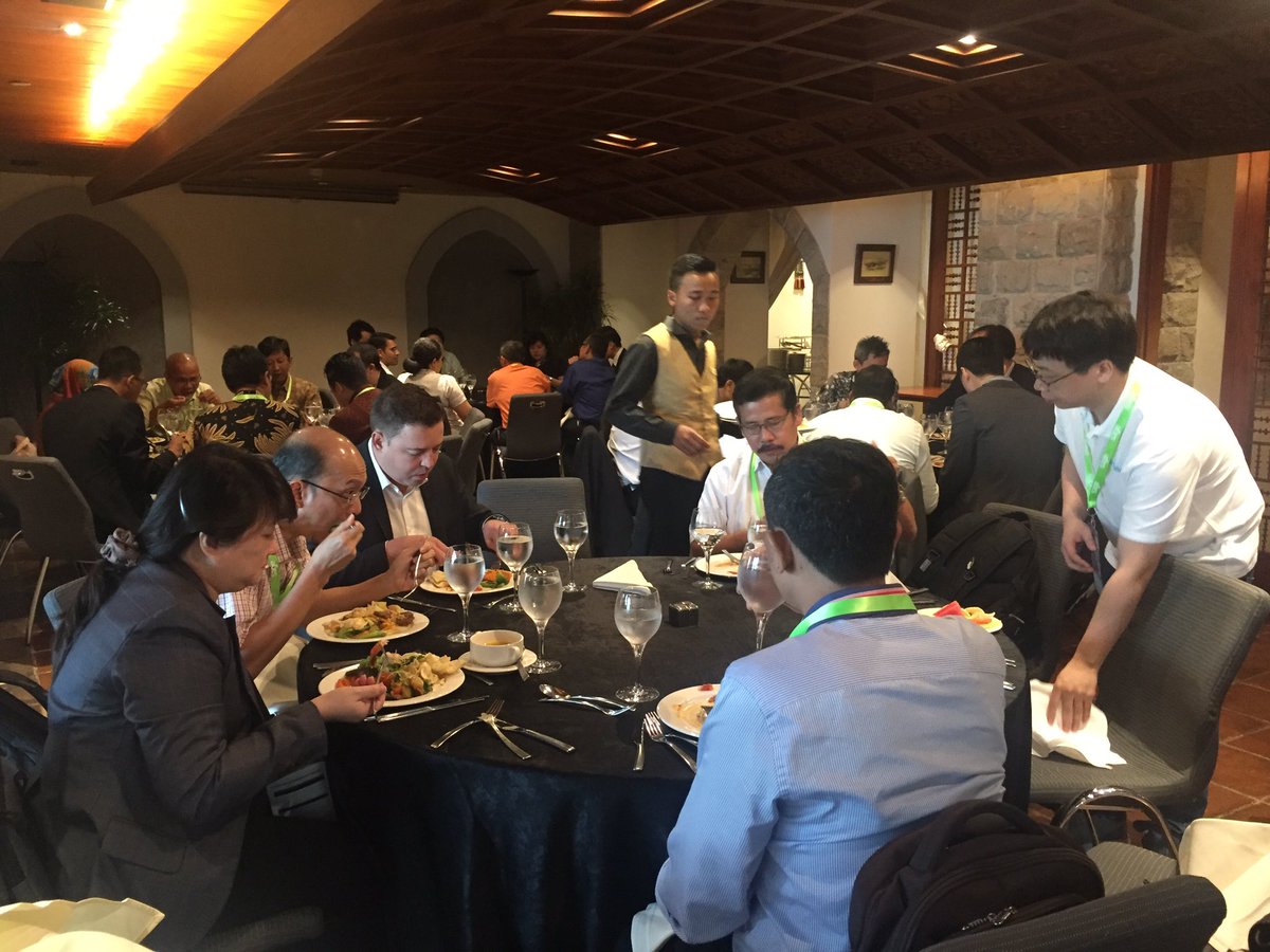 SageAsia's tweet photo. Hearty lunch with partners! #SagePartnerConnect https://t.co/RCW6UqLY0t