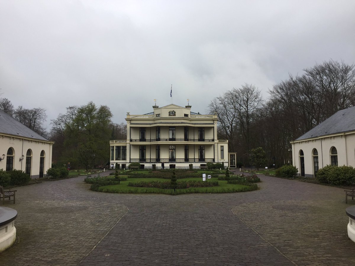 Spilter's tweet photo. In dit prachtige kasteel vandaag digitaal brainstormen met 100 gasten. #werkconferentie #spilter https://t.co/7kmP2l9uq8