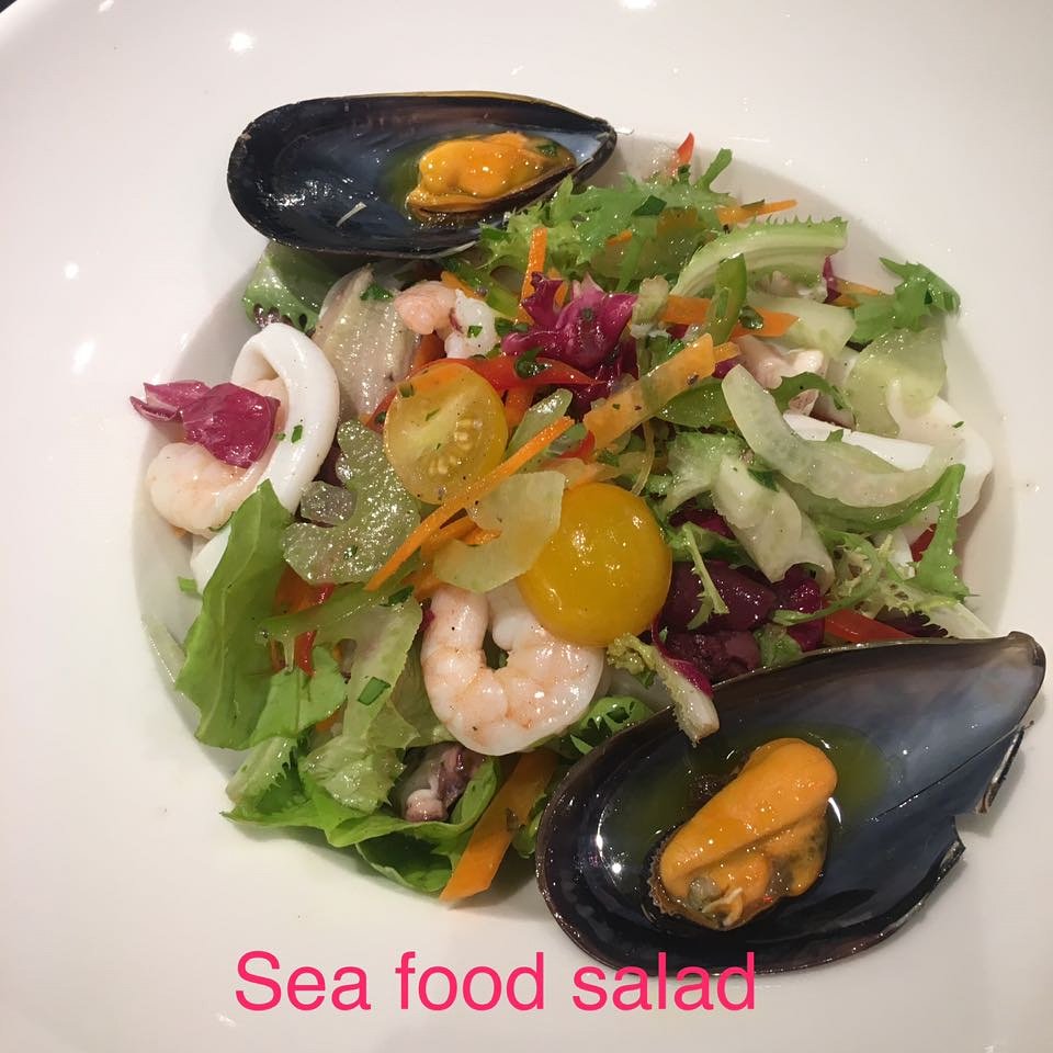 chefghadacooks's tweet photo. Seafood for the soul 💕 #seafood #dubaicatering #dubaiparty #dubaichef #dubaibuffet #dubaifood #dubaibirthday #dubaieats #dubaimenu #dubai https://t.co/Pw9UQwXnsM