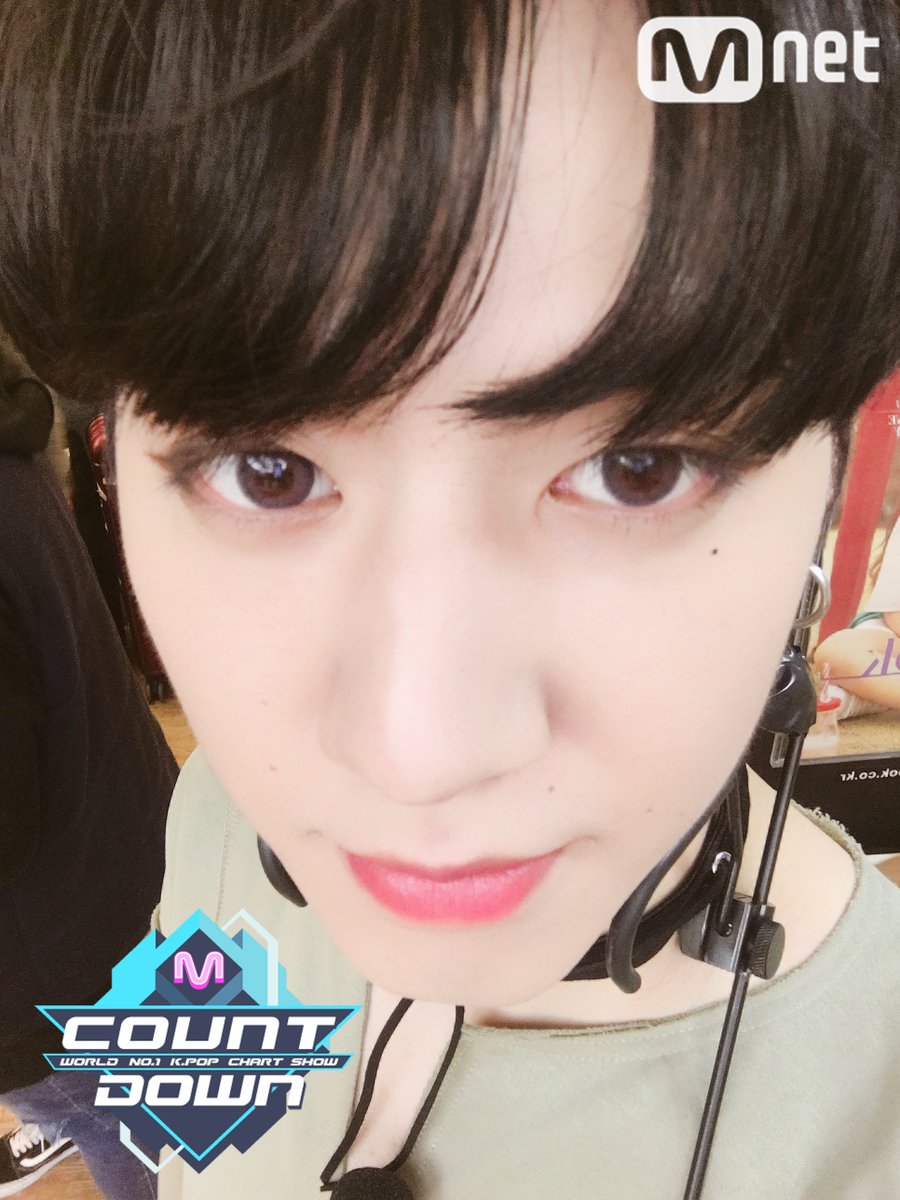 MnetMcountdown's tweet photo. #영재 군과 #MC석~을 멋지게 빛낼 스페셜 MC #GOT7  #유겸~쓰!!!! 오늘 막내라인이  #키 군과 함께 #엠카운트다운~을  열시미 이끈다고  하니까! 6시엔 다들 티비 앞으로 보여서 본방사수!! 하기로 해용~ https://t.co/QCuPKNOA2q