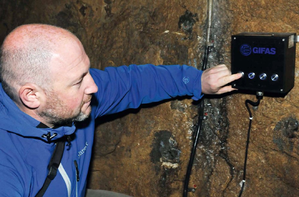 LEDprofessional's tweet photo. Top Article: Technical Aspects Regarding the Equipment of Show Caves with Modern LED Systems https://t.co/pGB4BE5HxY. @CaveLighting https://t.co/1WOMn1upwN