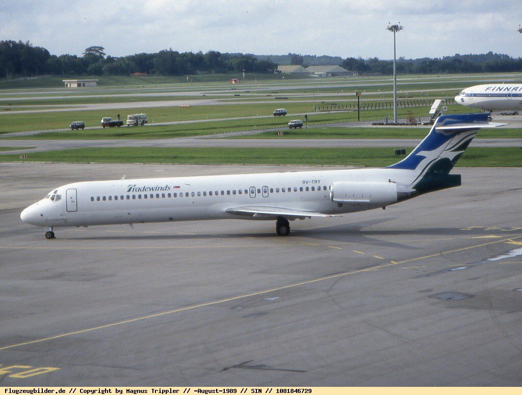 _maman23's tweet photo. Did you know SilkAir was once called Tradewinds? In February 1989, Tradewinds started leasing two McDonnell Douglas MD-87 aircraft from SIA. https://t.co/YQunjltgG7