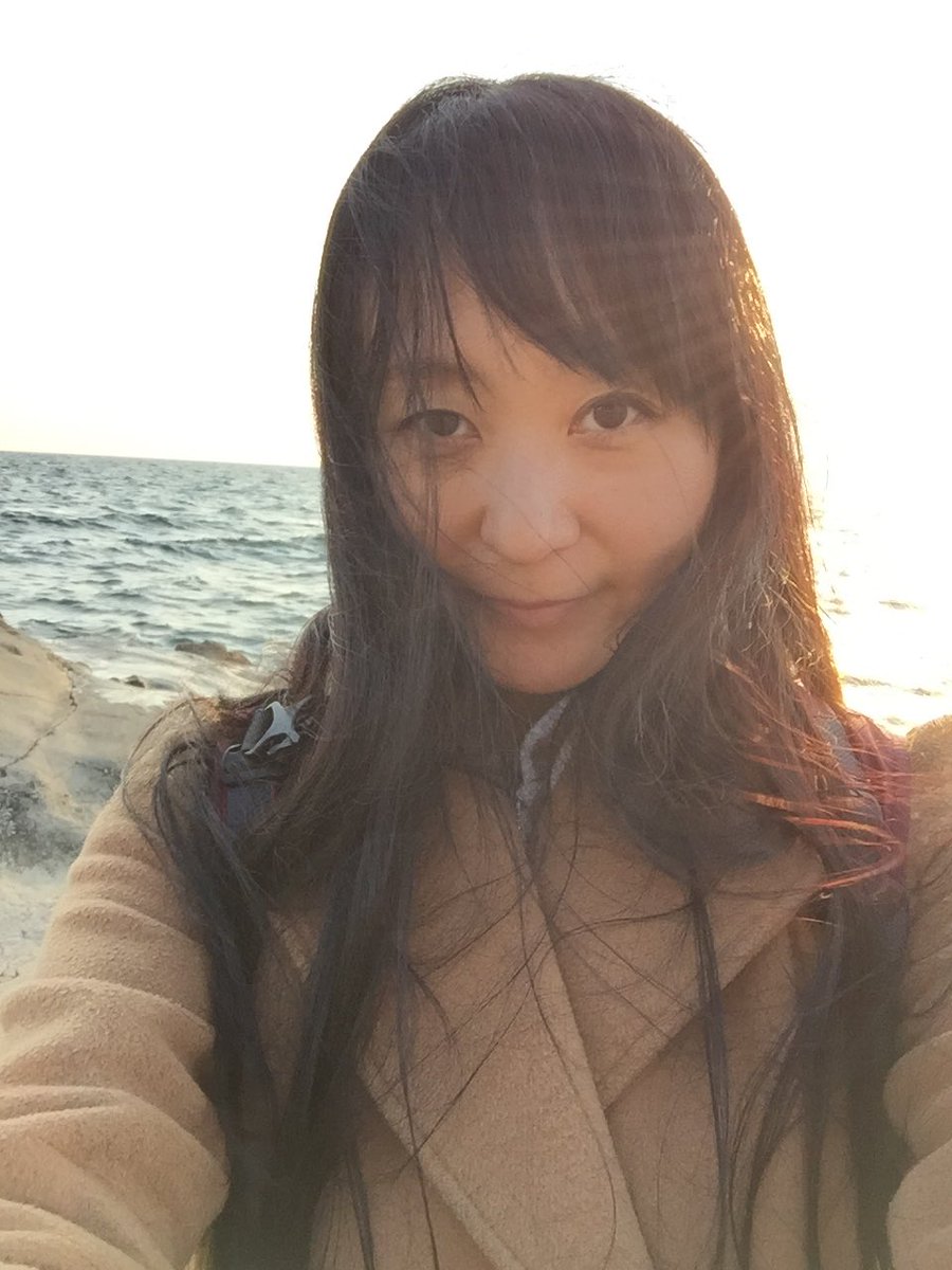 🌺波野夏花🌻 on X: この間、江ノ島行きました。写真撮りました。 海と空と私。 t.co3QH1Nw8TLx  X