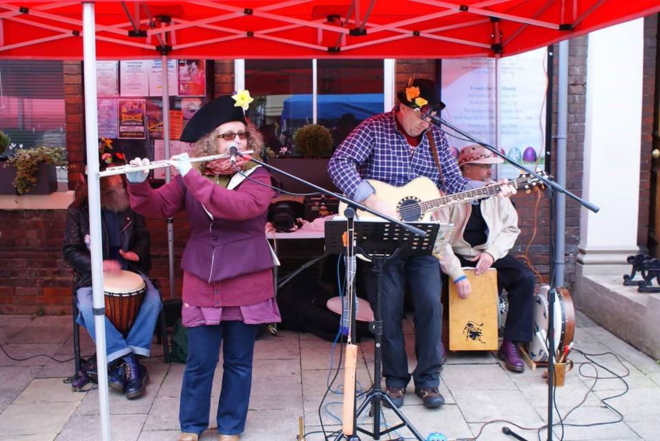 11-1pm <a href="/Alex_Centre/">The Alex</a> <a href="/BestOfFaversham/">Best Of Faversham</a> Faversham Hat Festival <a href="/FavershamMarket/">Faversham Market</a> Easter Saturday 15thApril 2017 #easter #kids #music #folkmusic