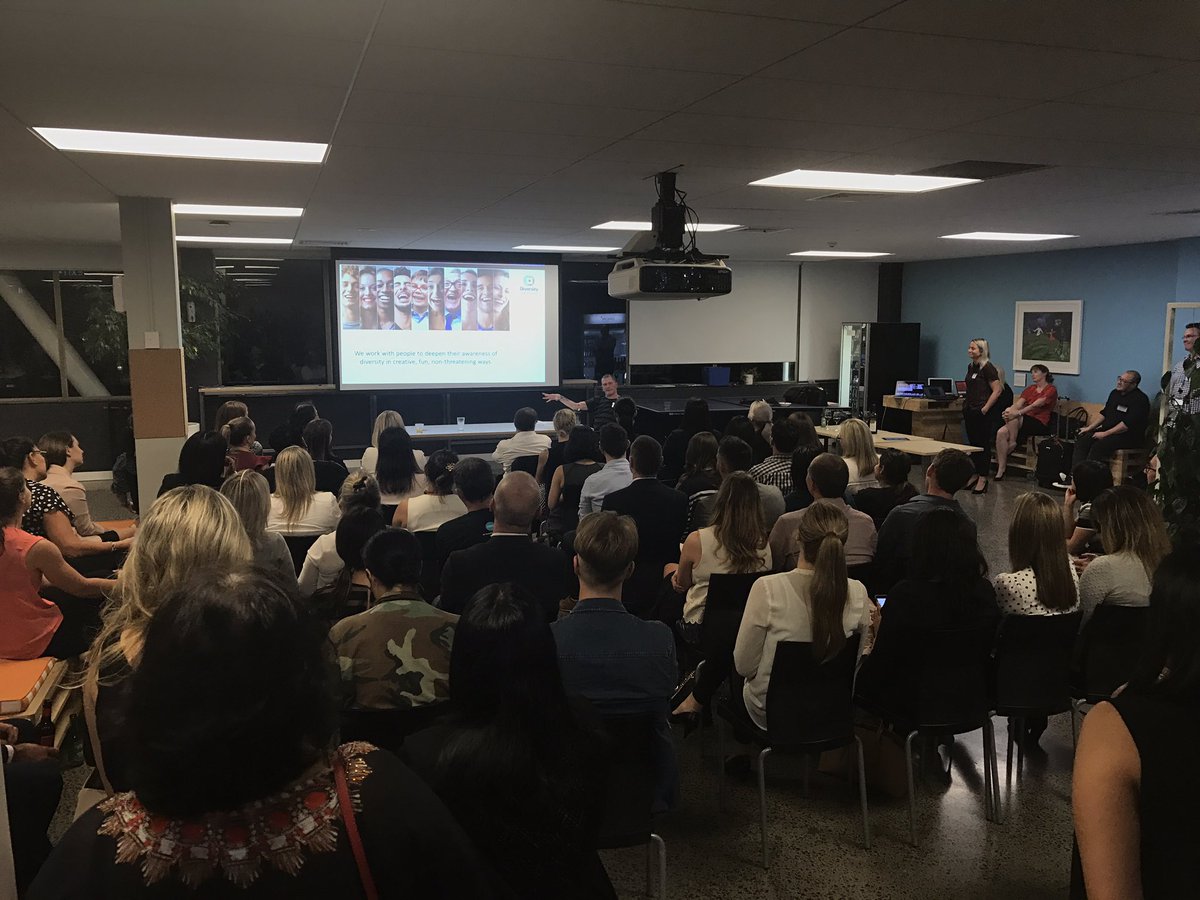 One of the best #meetup groups I've seen! <a href="/SayHelloNZ/">Say Hello</a> bringing 100 #HR, #Recruitment #diveristy folks in #Auckland together! #AucklandRec 🙌🏻