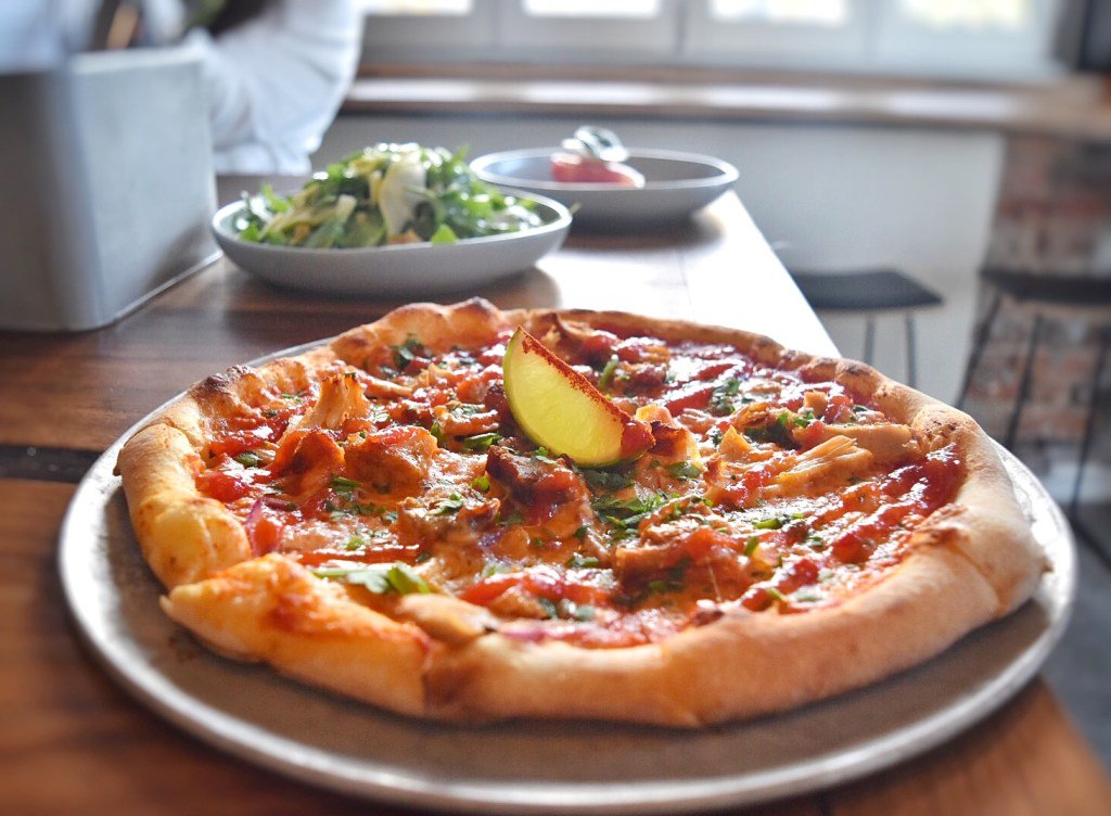 feedblogspot's tweet photo. Food: Small Print Pizza Bar, Windsor. https://t.co/hU48EI2NQH https://t.co/FtzLCUiVXy