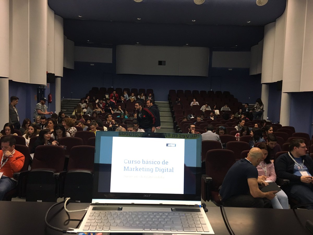 fatimamartinez's tweet photo. Poco a poco el salón de actos de la @Univcordoba se va llenando para un gran día de Marketing Digital con #activatecordoba https://t.co/lJmB88CtBI