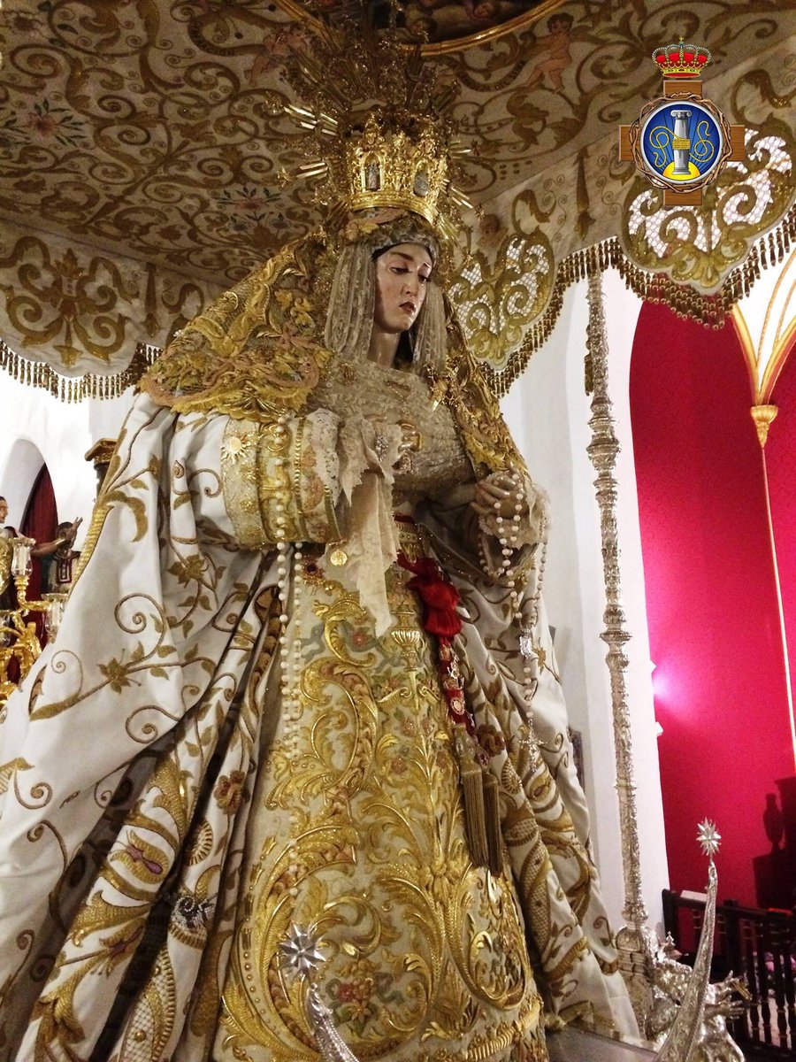 AuroraCoronada's tweet photo. Amanece en el Albayzín con su Reina bajo palio a la espera de un nuevo Jueves Santo. https://t.co/D7tUtzjxOO