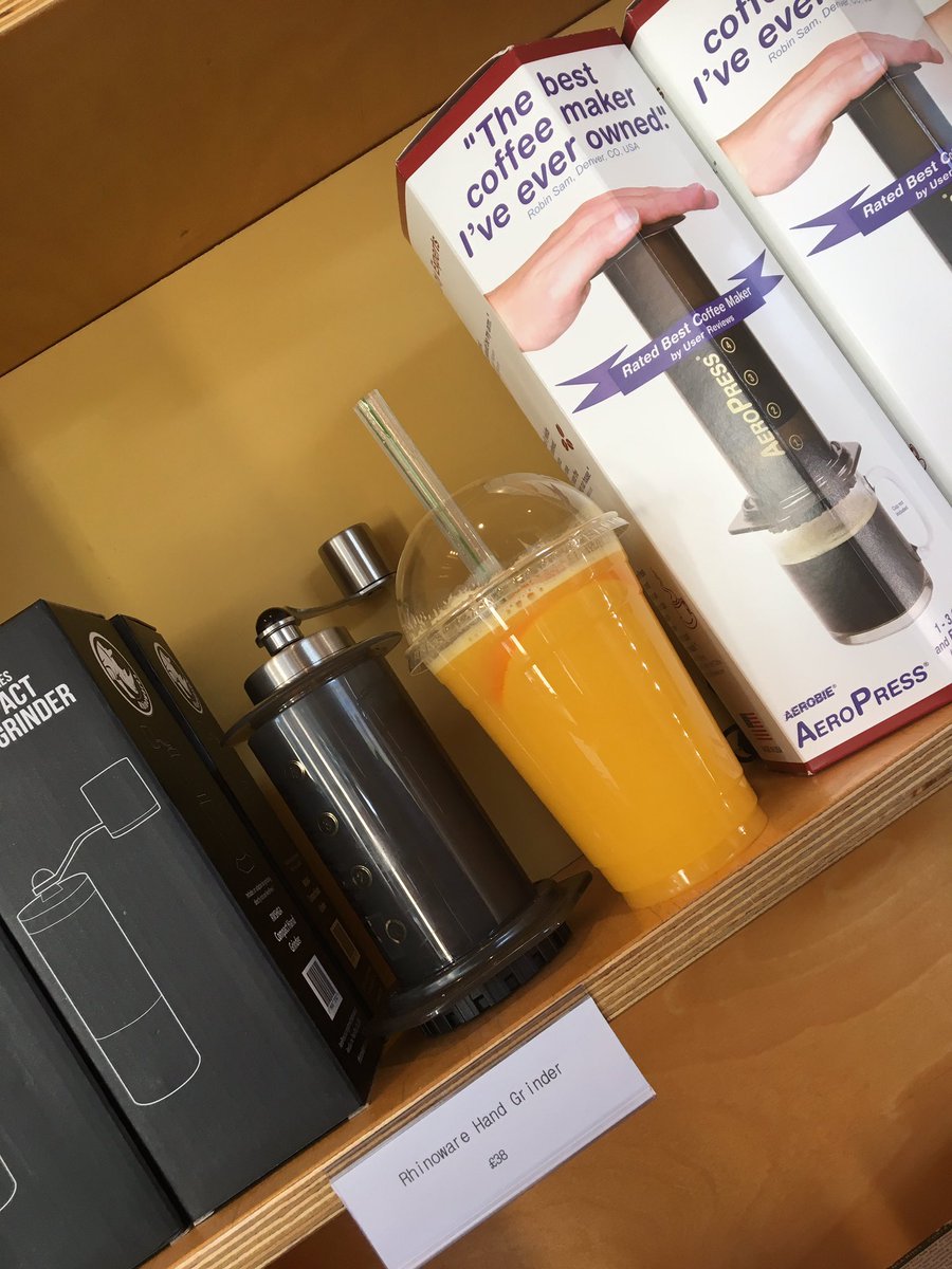 NagmaIdris's tweet photo. 9 freshly squeezed oranges in one cup #orangegoodness @MokokoCoffee https://t.co/8Itbnarojd