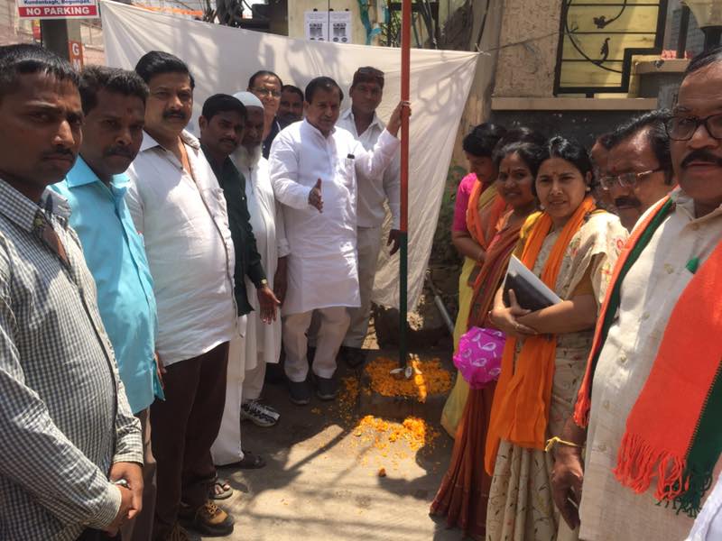 ChintalaRReddy's tweet photo. Hoisting BJP FLAG on the occasion of BJP Party Formation Day @BSMaqtha #HariGate Somajiguda Division
#BJP4Telangana #AmitShah #Narendramodi https://t.co/SoeHrDaTdx