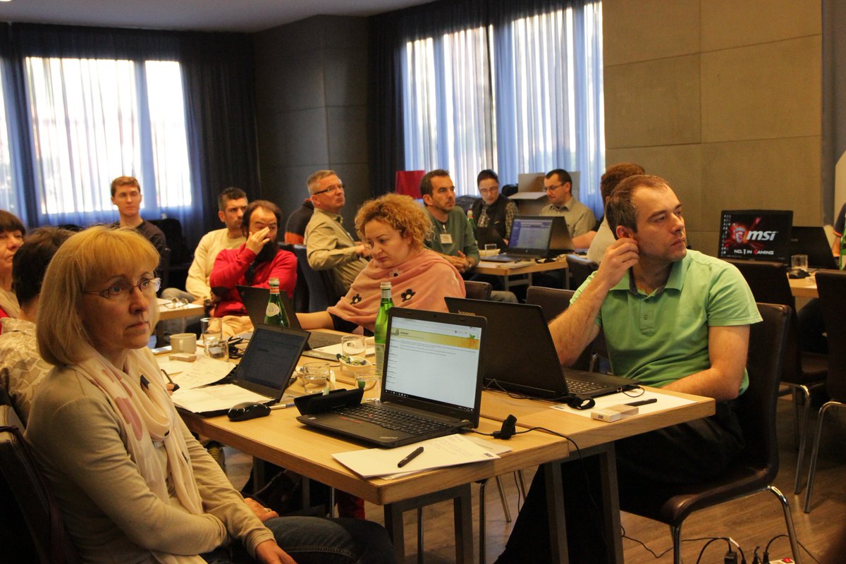 GentreeProject's tweet photo. B.Vinceti presenting results of a survey on the status of conservation of FGR during @GentreeProject @EUFORGEN consultation with #EUFGIS FPs https://t.co/6rJNc8jgEz