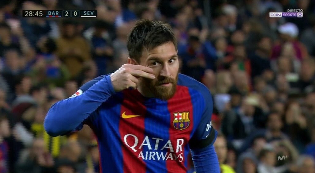 TodoFCB_10's tweet photo. Messi dedicated his goal to the children fighting from paediatric cancer. #respect ❤️ https://t.co/Mt6XS1ljh8