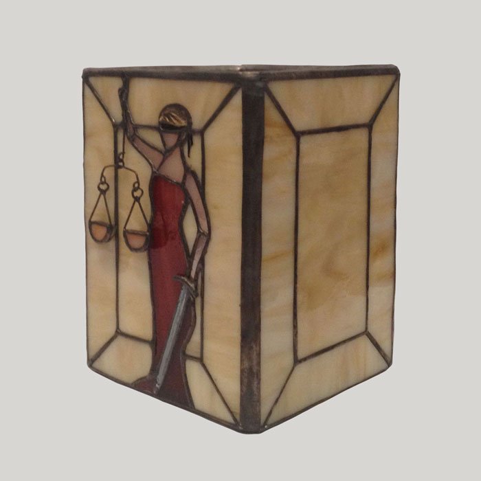 nurcindize1's tweet photo. #stainedglass #Vitray #handcraft #elsanatlari #decorative #dekoratif #concept #konsept #kalemlik #organizer #maat #decorativeobject #glass https://t.co/kYYoTL9Sc9